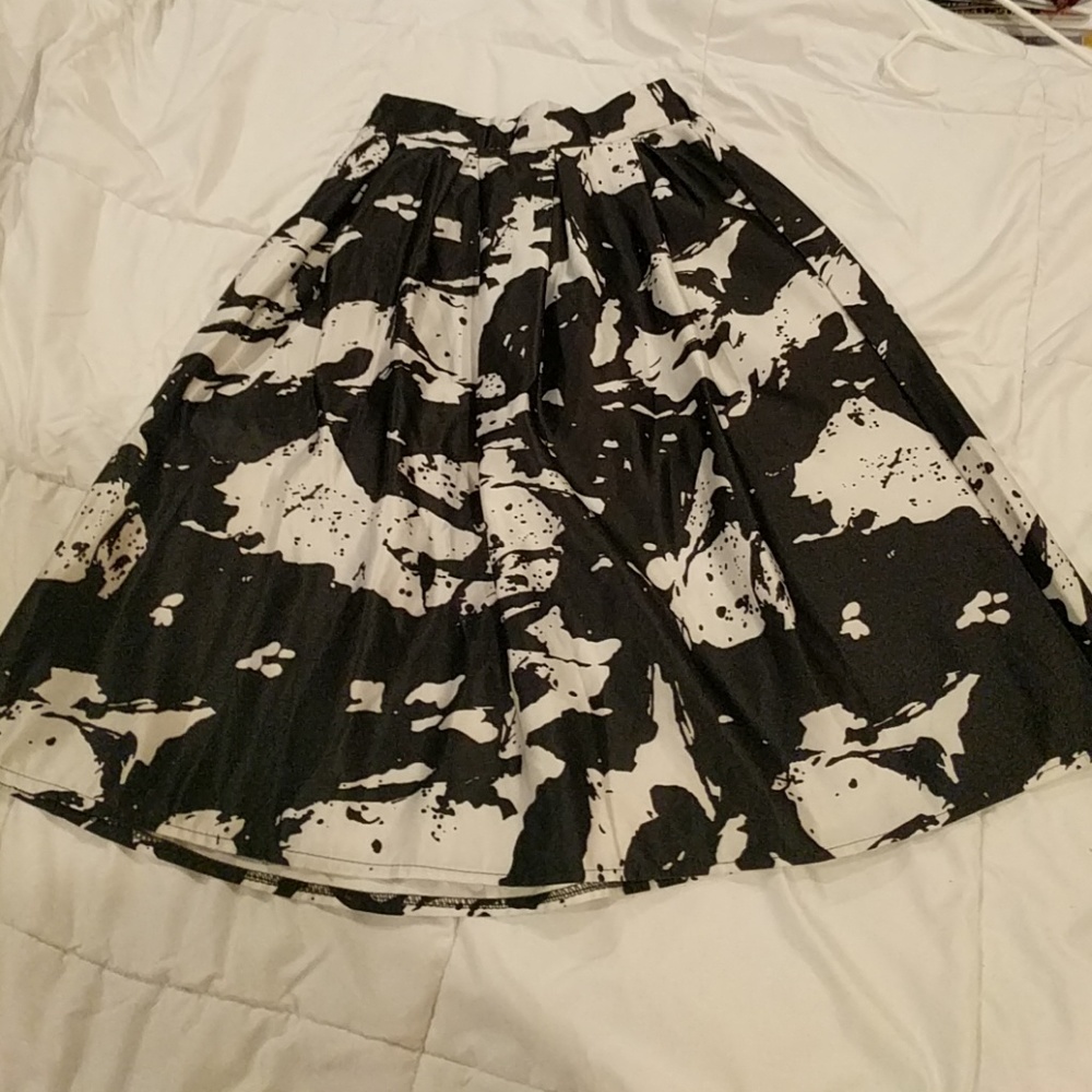 A line paint splatter skirt